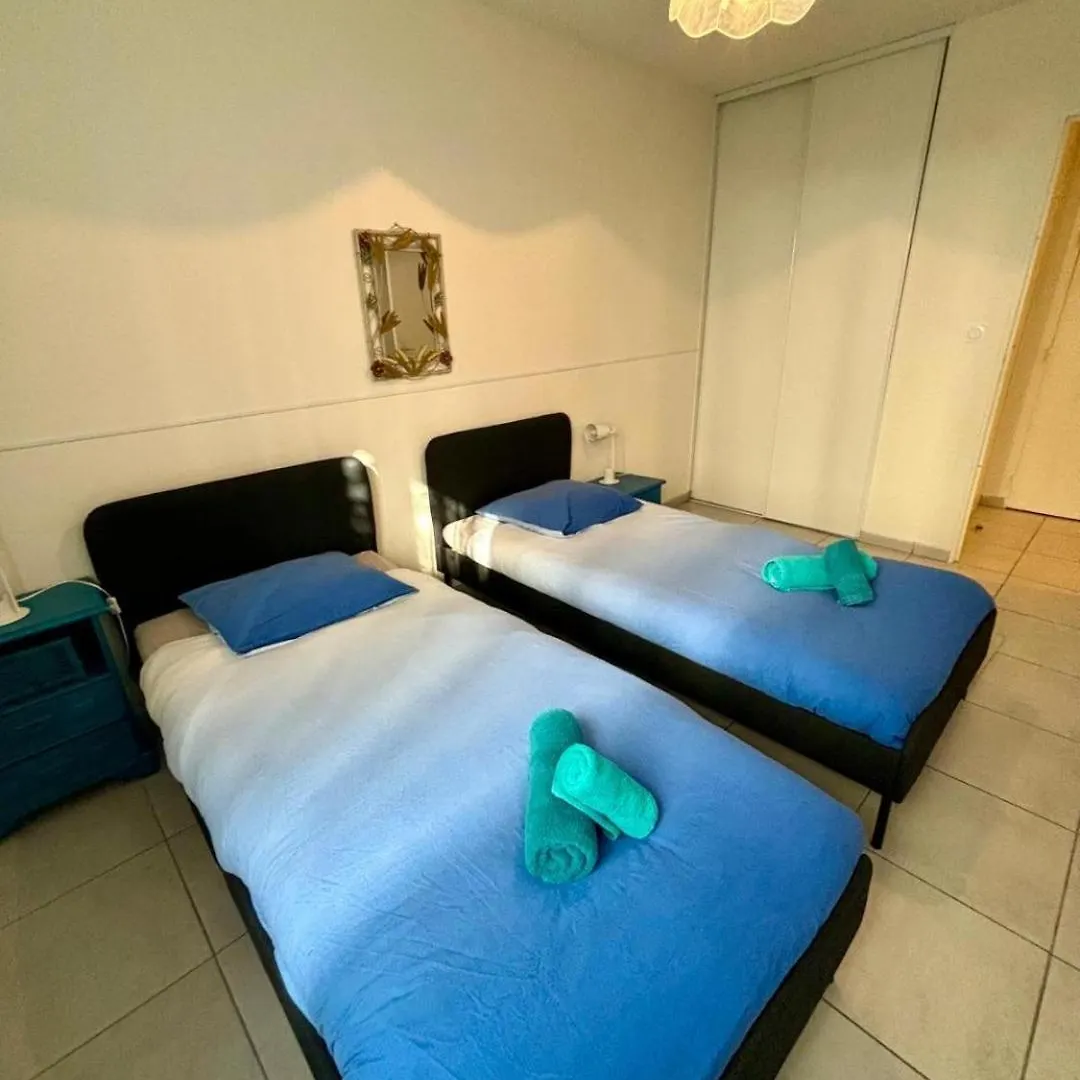 3 Chambres, Metro Tram A 50 M, Double Parking Prive ! Vaulx-en-Velin